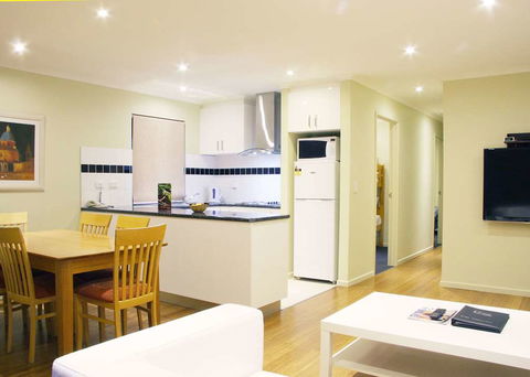 Best Western Plus The Buckingham Inn - Hotels Melbourne 12