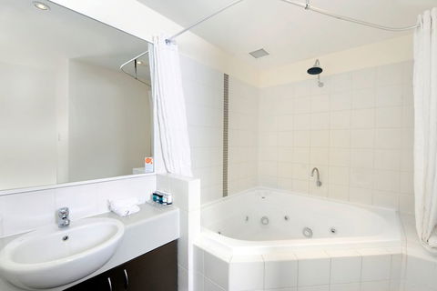 Assured Ascot Quays Apartment Hotel - Hotels Melbourne 7