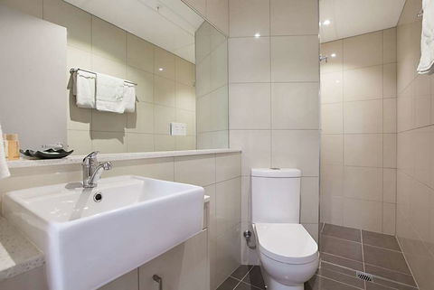 Ramada Suites Zen Quarter Darwin - Hotels Melbourne 3
