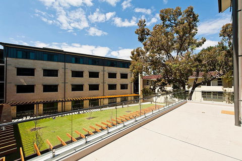 St Catherine's On Park - Hotels Melbourne 1