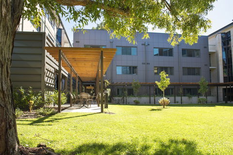 St Catherine's On Park - Hotels Melbourne 2
