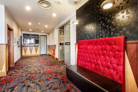 Nightcap At Findon Hotel - Hotels Melbourne 2