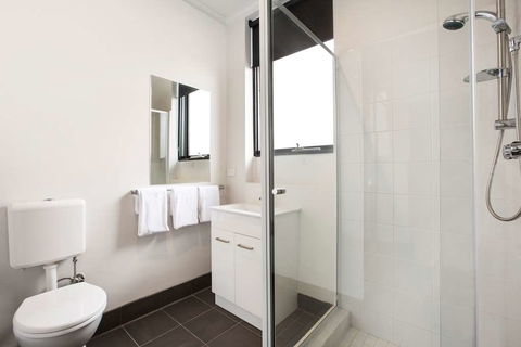 Nightcap At St Albans Hotel - Hotels Melbourne 1