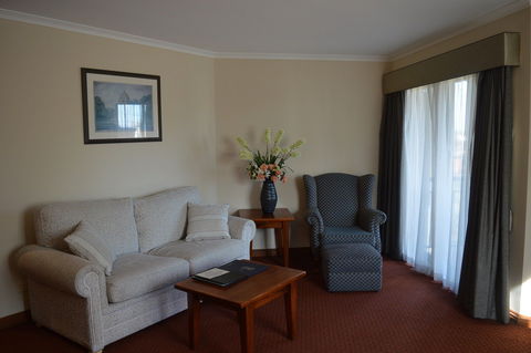 Gateway On Monash - Hotels Melbourne 0