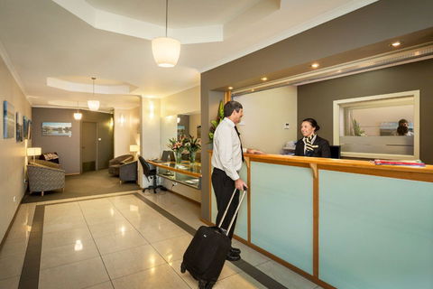 Quest Waterfront Serviced Apartments - Hotels Melbourne 1