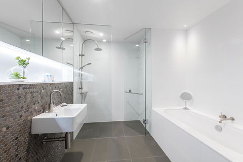 Vibe Hotel Canberra - Hotels Melbourne 9