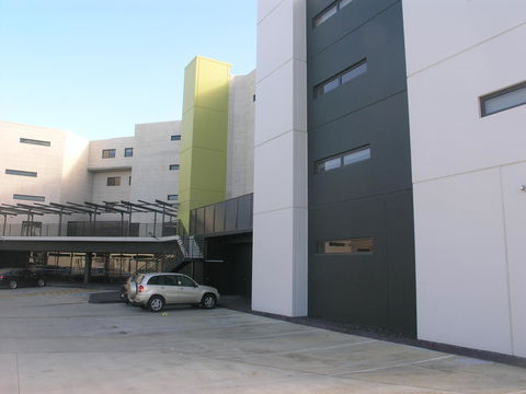 Kesh At Hudson Square - Hotels Melbourne 3