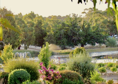 The Lake House Retreat - Hotels Melbourne 20