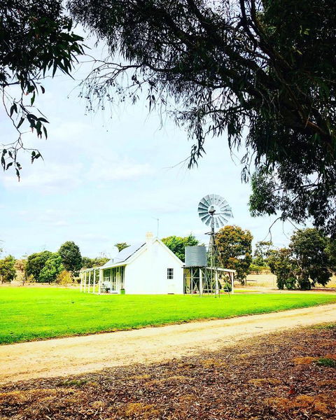 The Lake House Retreat - Hotels Melbourne 9