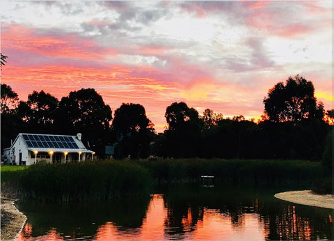 The Lake House Retreat - Hotels Melbourne 15