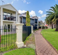 Port Adelaide Harbourside House - Hotels Melbourne