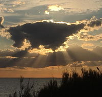 Blissful Beachfront Beachouse - Hotels Melbourne