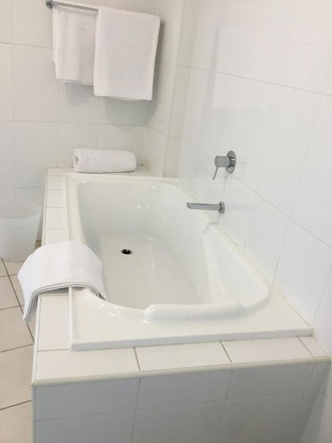 Wallaroo Marina Waterfront Luxe Apartment - Hotels Melbourne 20