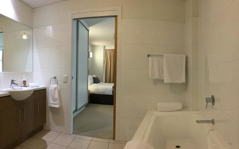 Wallaroo Marina Waterfront Luxe Apartment - Hotels Melbourne 16