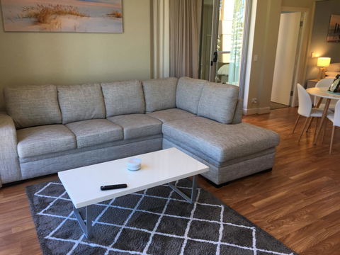 Beachside Luxury Apartments One & Two Bedroom In Beachfront Oaks Pier Building - Hotels Melbourne 20