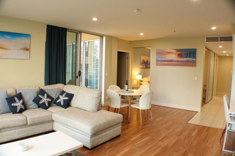 Beachside Luxury Apartments One & Two Bedroom In Beachfront Oaks Pier Building - Hotels Melbourne 4