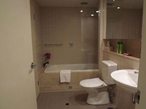 Beachside Luxury Apartments One & Two Bedroom In Beachfront Oaks Pier Building - Hotels Melbourne 1