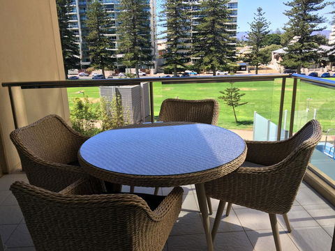 Beachside Luxury Apartments One & Two Bedroom In Beachfront Oaks Pier Building - Hotels Melbourne 25