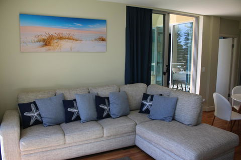 Beachside Luxury Apartments One & Two Bedroom In Beachfront Oaks Pier Building - Hotels Melbourne 11