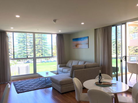 Beachside Luxury Apartments One & Two Bedroom In Beachfront Oaks Pier Building - Hotels Melbourne 3