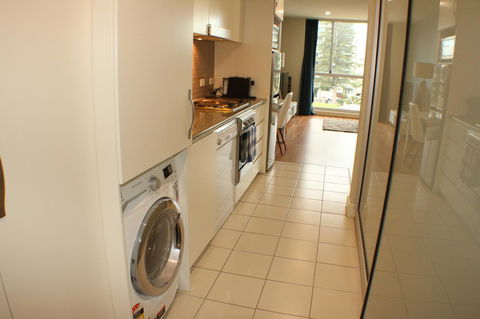 Beachside Luxury Apartments One & Two Bedroom In Beachfront Oaks Pier Building - Hotels Melbourne 6