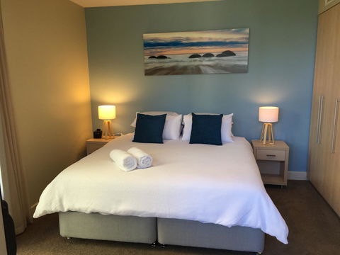 Beachside Luxury Apartments One & Two Bedroom In Beachfront Oaks Pier Building - Hotels Melbourne 22