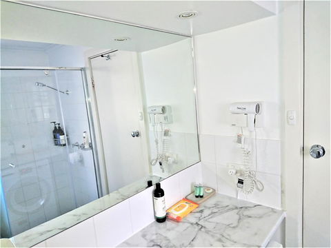 Hi 5 Glenelg Studio Apartment - Hotels Melbourne 6