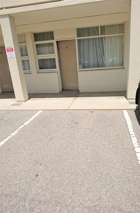 Hi 5 Glenelg Studio Apartment - Hotels Melbourne 15