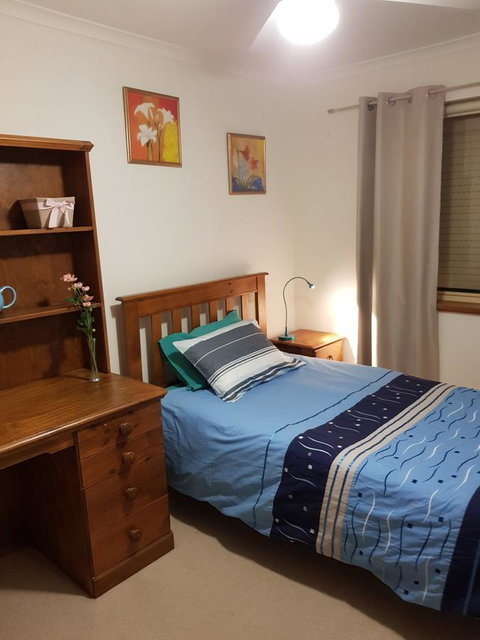 Frog Song At Willunga - Hotels Melbourne 7