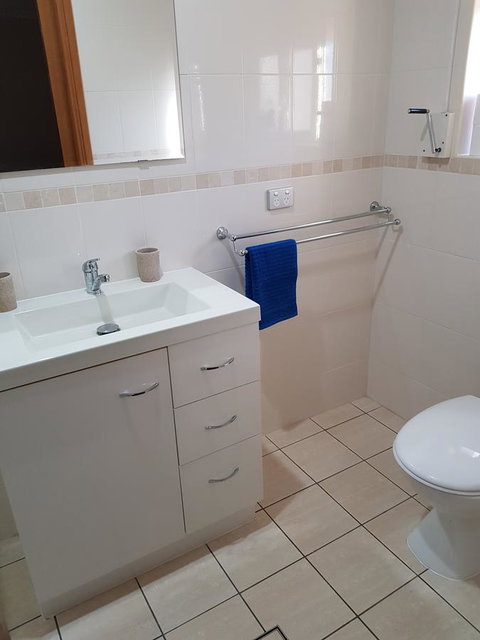 Frog Song At Willunga - Hotels Melbourne 4