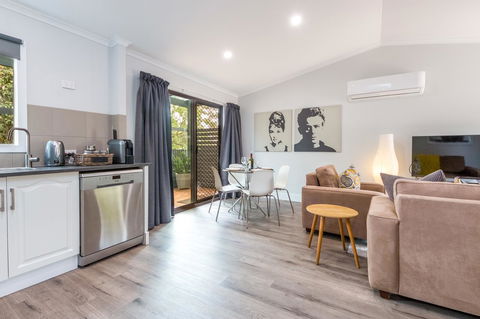 McLaren Vale Getaway - Hotels Melbourne 16