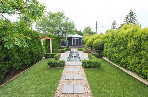 S T U D I O 22 Peaceful Retreat With Garden Views - Hotels Melbourne 5