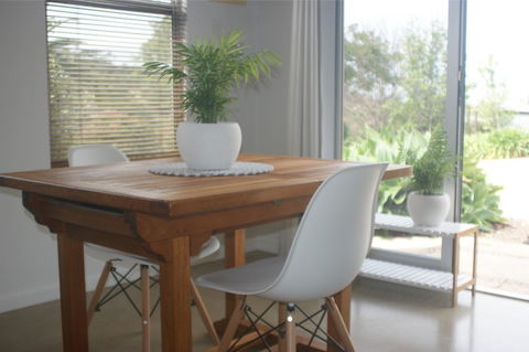S T U D I O 22 Peaceful Retreat With Garden Views - Hotels Melbourne 9