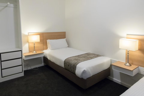 Bay 10 - Suites And Apartments - Hotels Melbourne 24