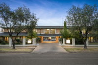 Book Wagga Wagga Accommodation Vacations Hotels Melbourne Hotels Melbourne