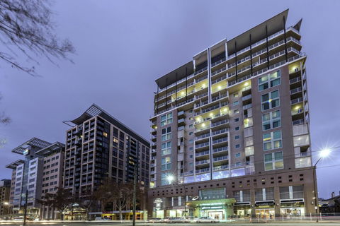 Oaks Adelaide Embassy Suites - Hotels Melbourne 0