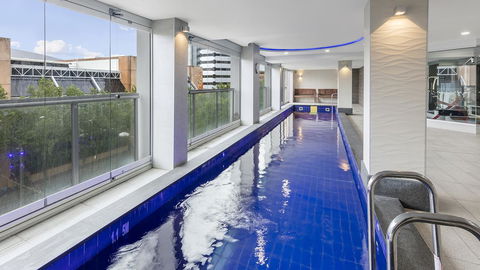 Oaks Adelaide Embassy Suites - Hotels Melbourne 1