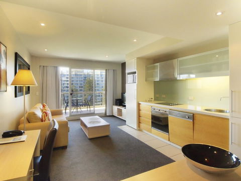Oaks Glenelg Plaza Pier Suites - Hotels Melbourne 6