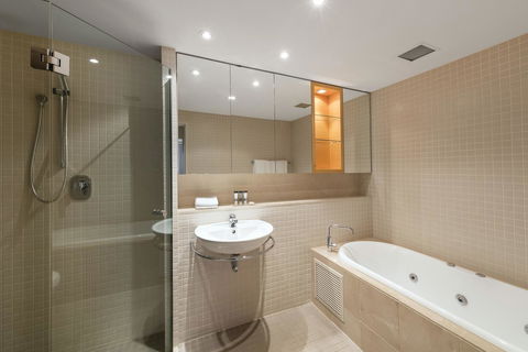 Oaks Glenelg Plaza Pier Suites - Hotels Melbourne 3