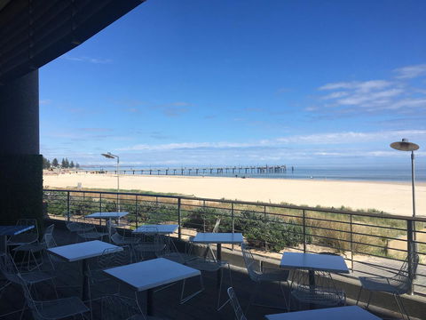 Beachside Luxury Getaway In Glenelg - Hotels Melbourne 19