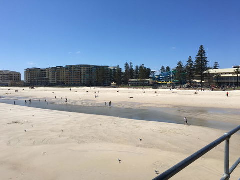 Beachside Luxury Getaway In Glenelg - Hotels Melbourne 16