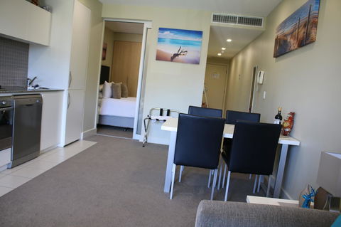 Beachside Luxury Getaway In Glenelg - Hotels Melbourne 1