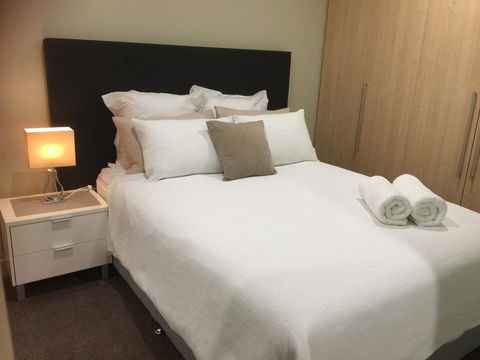 Beachside Luxury Getaway In Glenelg - Hotels Melbourne 9