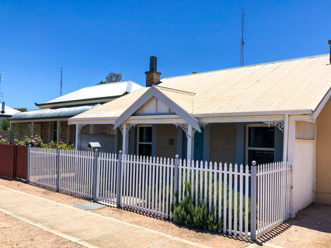 Inglenook Cottage - Hotels Melbourne 35