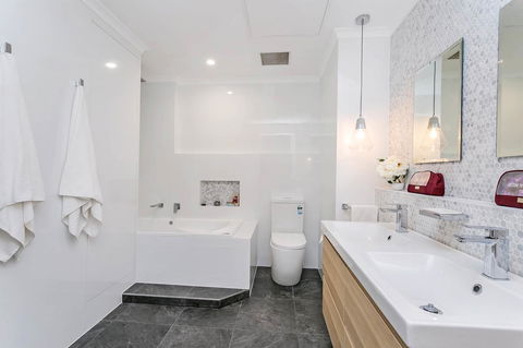 Heart Of Glenelg BnB - Hotels Melbourne 2