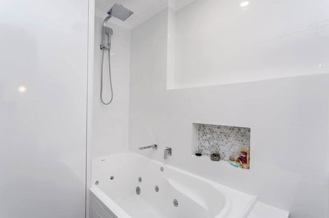 Heart Of Glenelg BnB - Hotels Melbourne 4