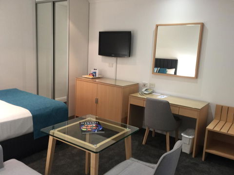 Ensenada Motor Inn And Suites - Hotels Melbourne 17