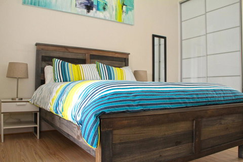 Smugglers Inn Studio Apartments - Hotels Melbourne 13