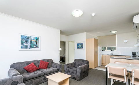 Glenelg Holiday Apartments - Corfu - Hotels Melbourne 3
