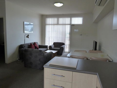 Glenelg Holiday Apartments - Corfu - Hotels Melbourne 10